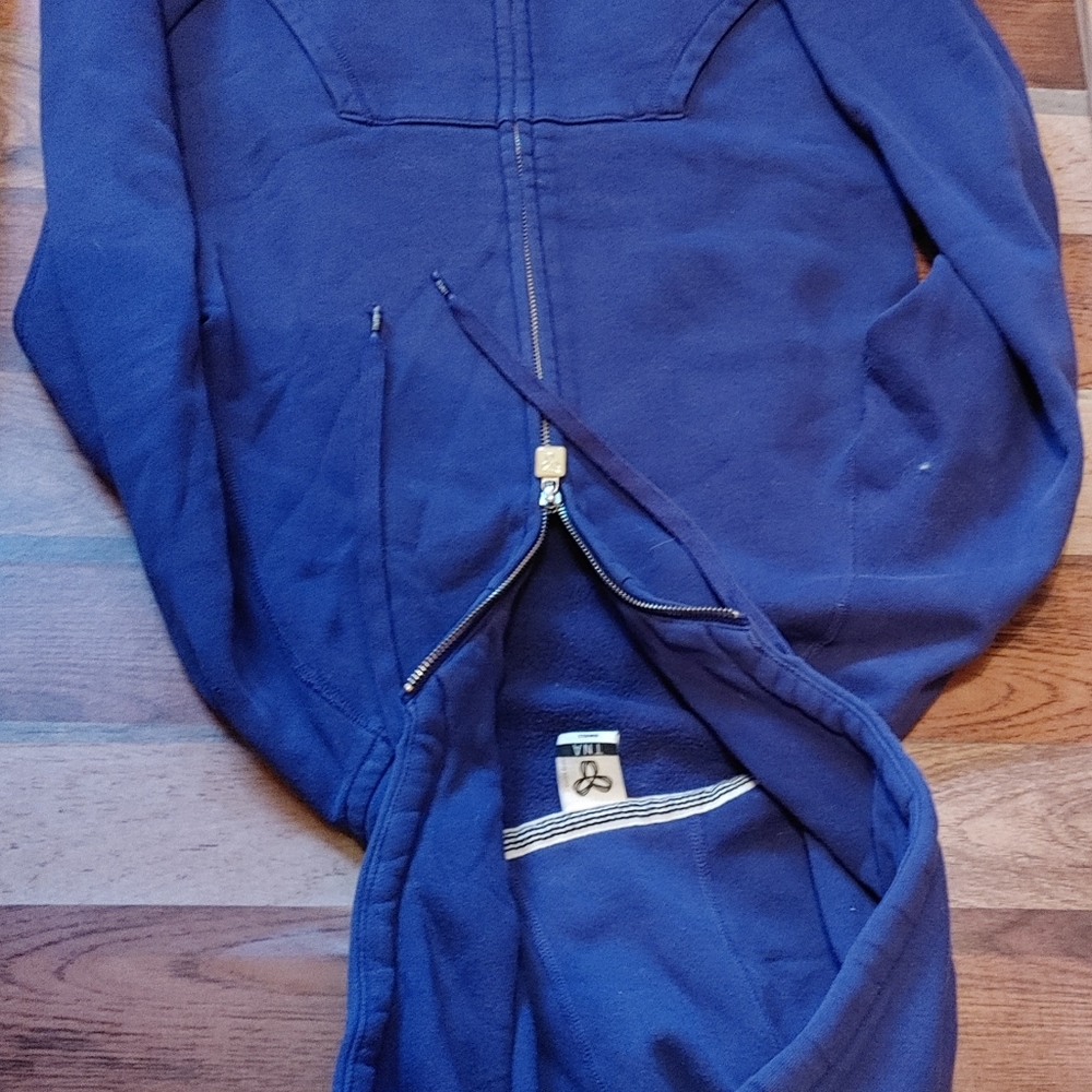 Aritzia Blue/purple TNA sweater